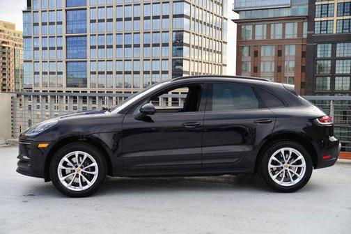 2025 Porsche Macan AWD