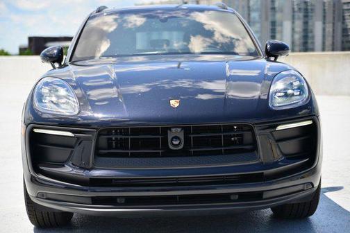 2025 Porsche Macan AWD