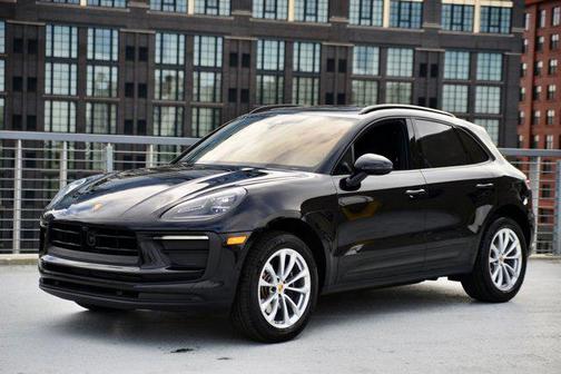 2025 Porsche Macan AWD