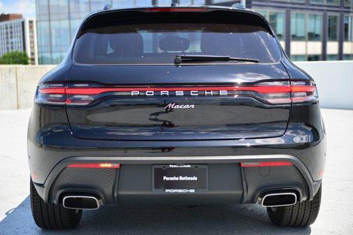 2025 Porsche Macan Base