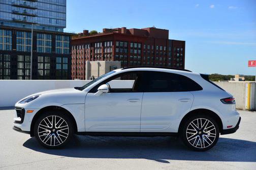2026 Porsche Macan AWD