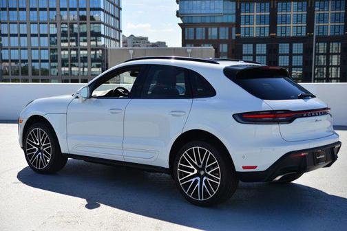 2026 Porsche Macan AWD