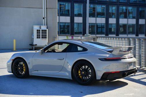 2024 Porsche 911 Carrera GTS