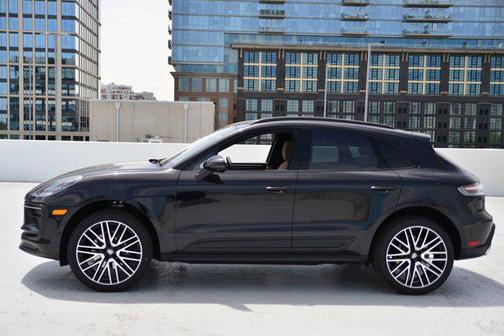 2025 Porsche Macan AWD