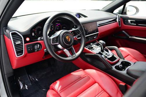 2022 Porsche Cayenne Platinum Edition