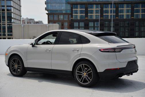 2022 Porsche Cayenne Platinum Edition