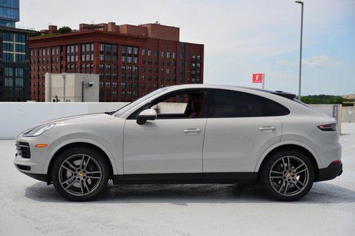 2022 Porsche Cayenne Platinum Edition