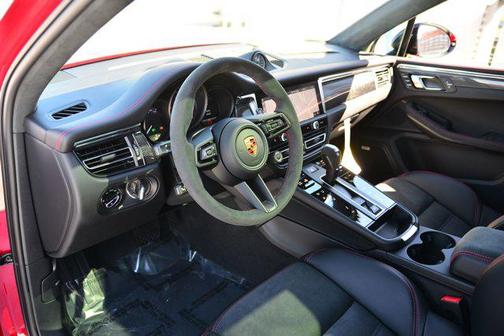 2026 Porsche Macan GTS