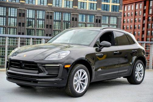 2025 Porsche Macan Base