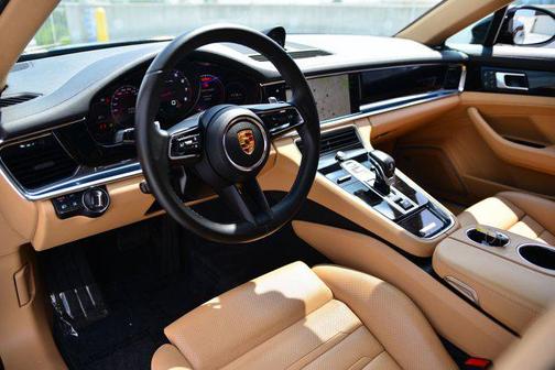 2022 Porsche Panamera 4