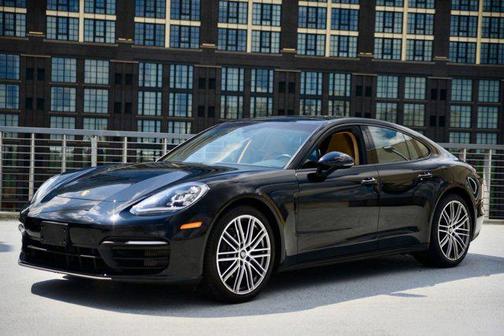 2022 Porsche Panamera 4