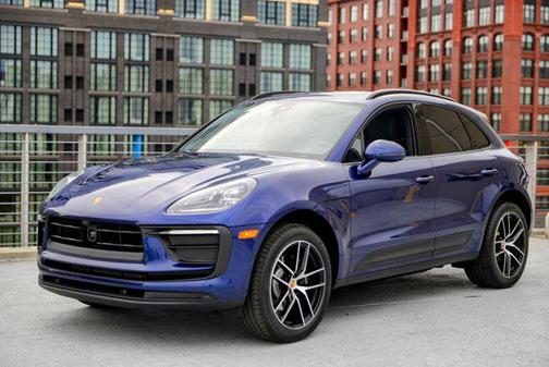 2025 Porsche Macan Base