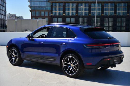 2025 Porsche Macan Base