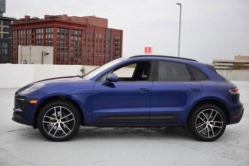 2025 Porsche Macan Base
