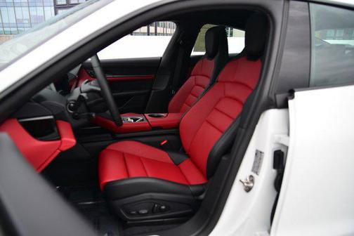 2025 Porsche Taycan RWD