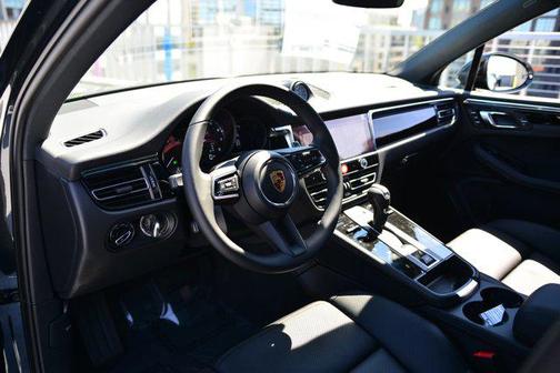 2026 Porsche Macan AWD