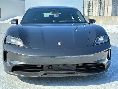 2025 Porsche Taycan RWD