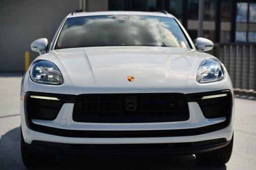 2025 Porsche Macan AWD