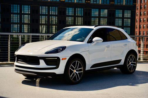 2025 Porsche Macan AWD