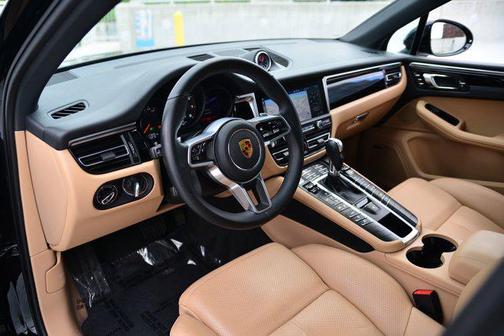 2021 Porsche Macan Base