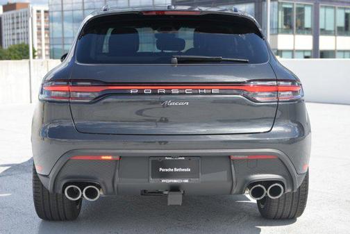 2025 Porsche Macan Base