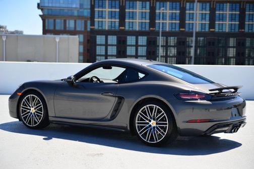 2025 Porsche 718 Cayman Style Edition