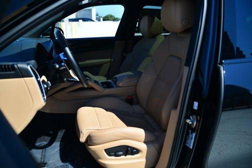 2023 Porsche Cayenne AWD