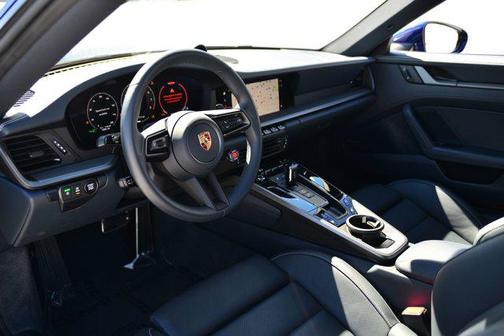 2025 Porsche 911 Carrera