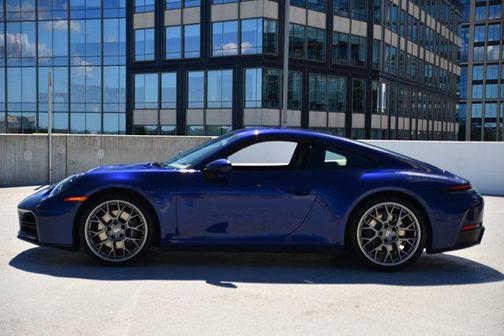 2025 Porsche 911 Carrera