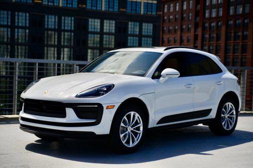 2025 Porsche Macan Base