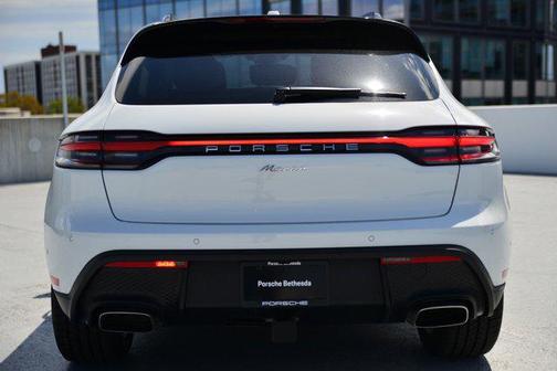 2025 Porsche Macan Base