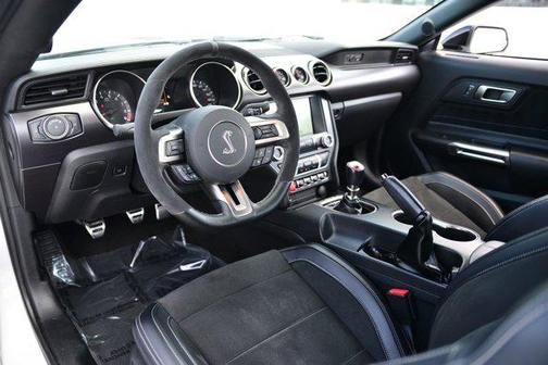 2016 Ford Shelby GT350 Base