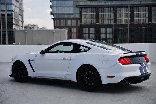 2016 Ford Shelby GT350 Base