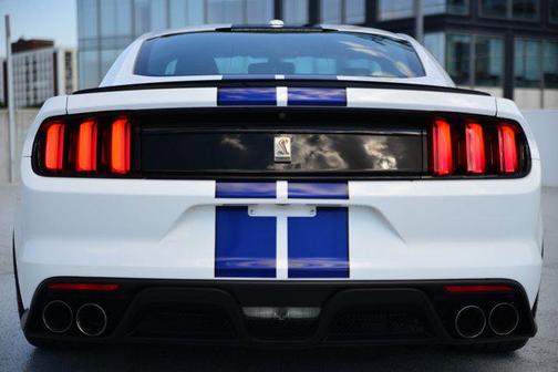 2016 Ford Shelby GT350 Base