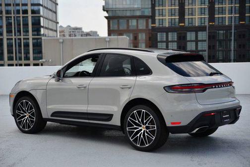 2025 Porsche Macan AWD