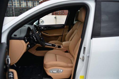 2025 Porsche Macan AWD