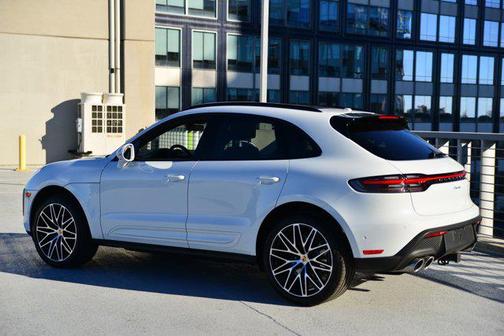 2025 Porsche Macan AWD