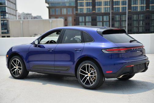 2022 Porsche Macan Base