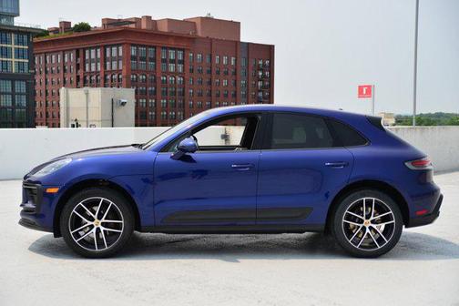 2022 Porsche Macan Base