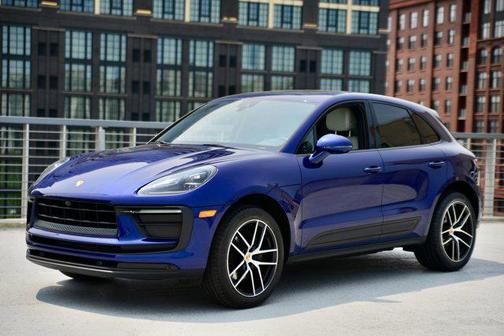 2022 Porsche Macan Base