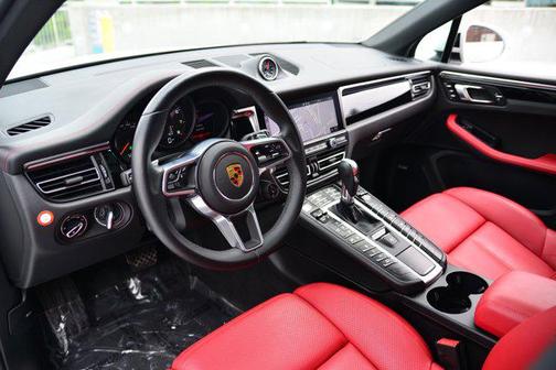 2021 Porsche Macan GTS
