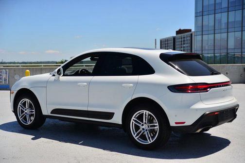 2025 Porsche Macan Base