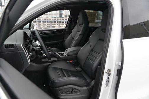 2023 Porsche Cayenne Cayenne