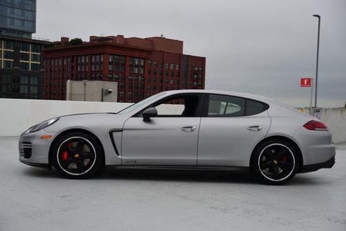 2016 Porsche Panamera GTS