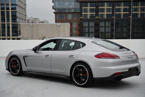 2016 Porsche Panamera GTS