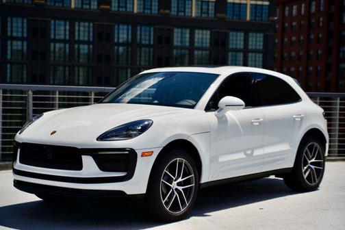 2025 Porsche Macan AWD