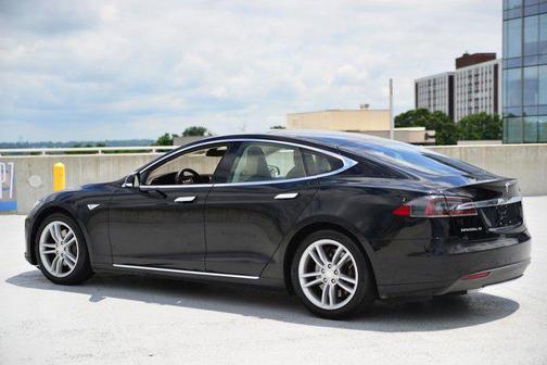 2015 Tesla Model S 85D