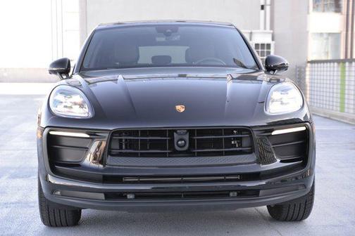 2025 Porsche Macan AWD