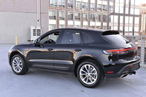 2025 Porsche Macan AWD