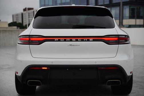 2022 Porsche Macan Base